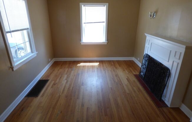 CHARMING RANCH STYLE HOME IN ELYRIA-SWANSEA WITH FENCED YARD AND GARAGE