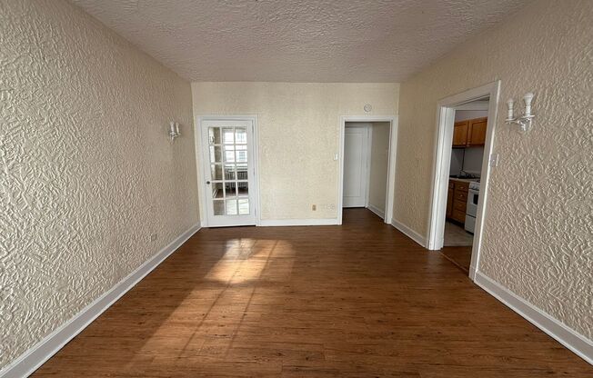 Studio, 1 bath, 308 sqft, $1,175, Unit Bayard Manor 206