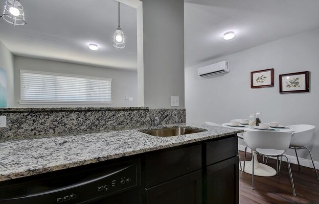 2 beds, 1 bath, 680 sqft, $999, Unit 4719-117