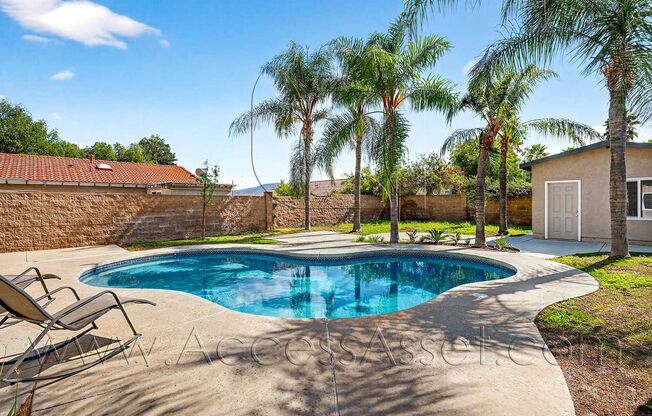 Stunning 3 Bed/2 Bath Pool Home In Lake Elsinore!