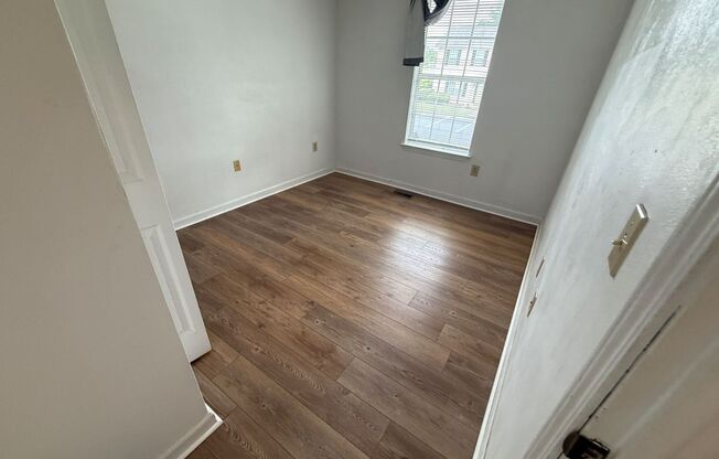 4 beds, 2.5 baths, $2,100, Unit Whole