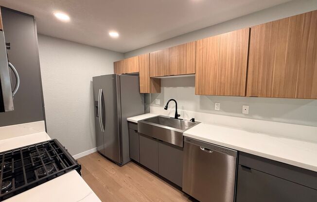 2 beds, 1 bath, 1,012 sqft, $2,895, Unit 1Q01