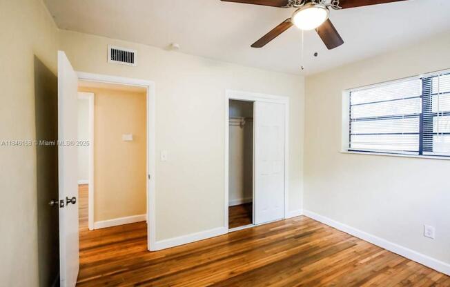 1120 NE 160 ST