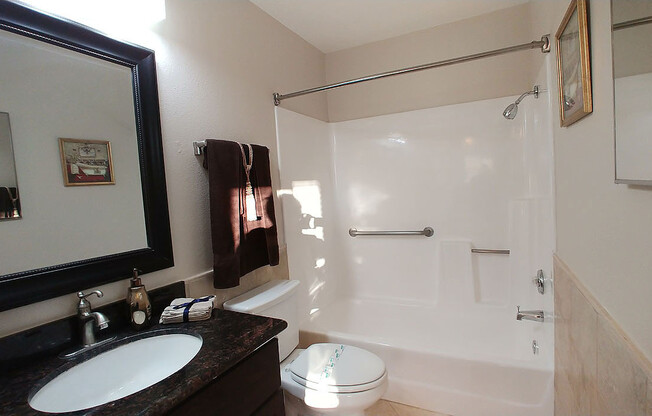 2 beds, 2 baths, 950 sqft, $2,950, Unit 206