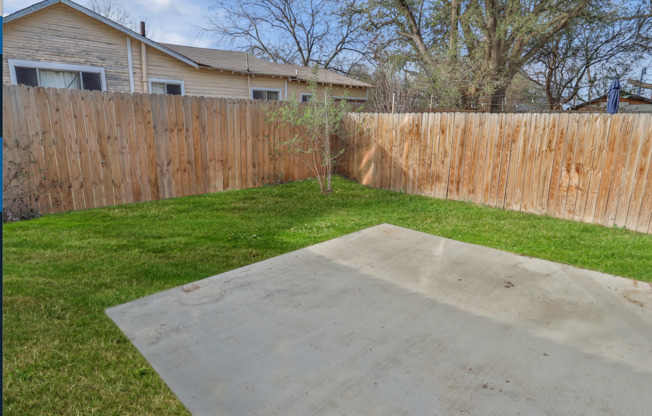 3 beds, 2.5 baths, $1,850, Unit Dakota st #102