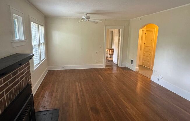 3 beds, 1 bath, $2,100