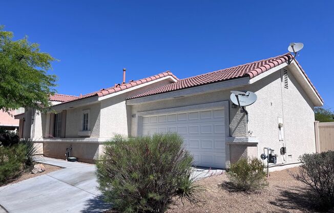 Single Story - 2 bedroom (Gated)