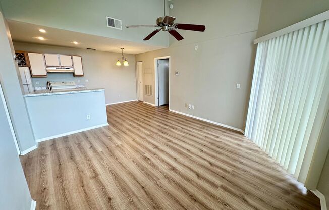 1 bed, 1 bath, $1,200, Unit Unit 307