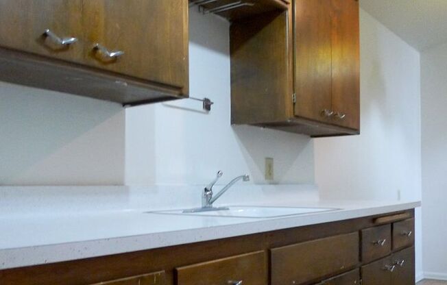 Studio, 1 bath, 375 sqft, $905, Unit 24 - 01