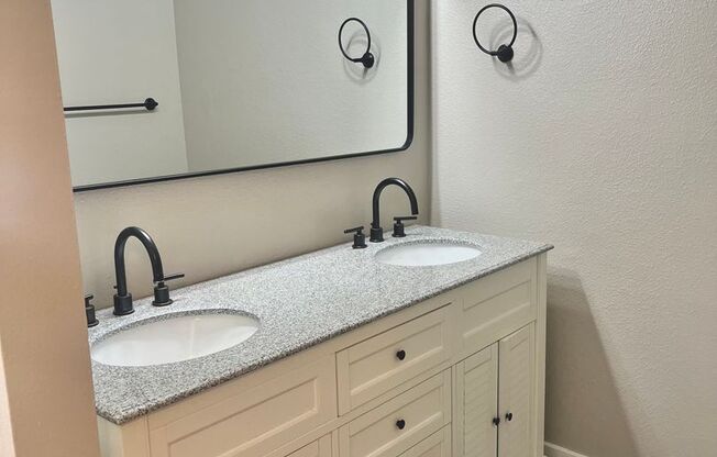 1 bed, 1 bath, 714 sqft, $1,795, Unit 064