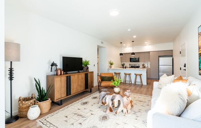1 bed, 1 bath, 776 sqft, $1,695, Unit 21113 - 226