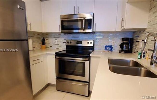 2 beds, 2 baths, $3,600, Unit # 1203