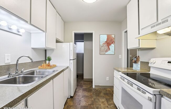 3 beds, 1.5 baths, 963 sqft, $1,899, Unit D-02