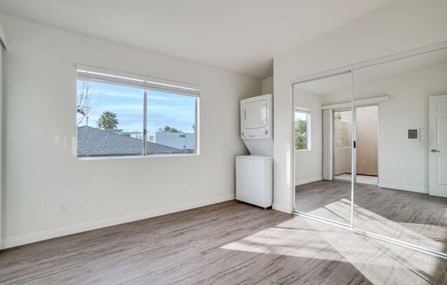 Talmadge at 47th Street – Stylish Remodeled Apartments with Patios & In-Unit Laundry in San Diego!