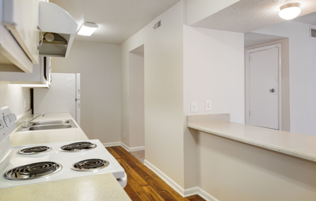 Kitchen View | Apartments For Rent in Columbia SC | Peachtree Place