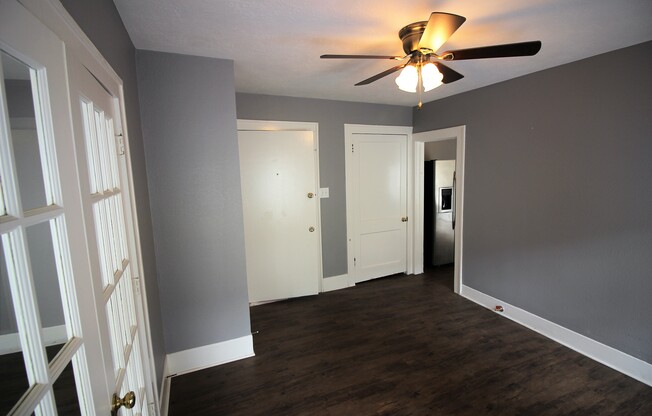 4405 WOODSIDE