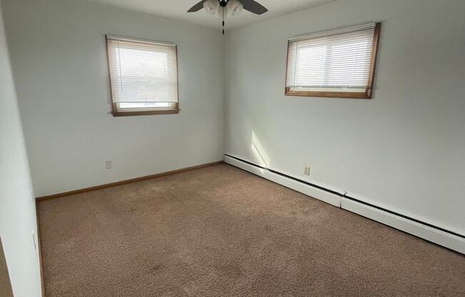 2 beds, 1 bath, 875 sqft, $1,325, Unit 1210-024