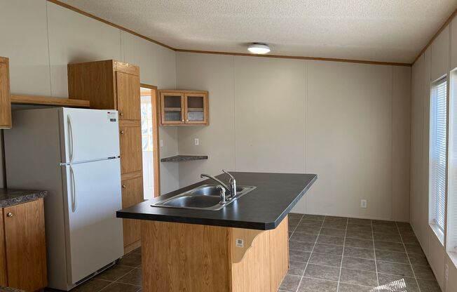 3 bedroom 2 bathroom Modular Home in Babcock Vista!