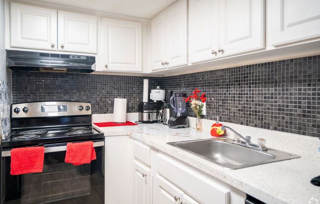 2 beds, 1 bath, 950 sqft, $1,150, Unit 9b-167