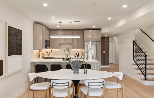 72 HYDE PARK AVE