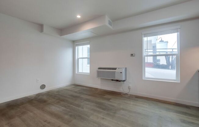 Studio, 1 bath, 230 sqft, $1,795, Unit 4820-7