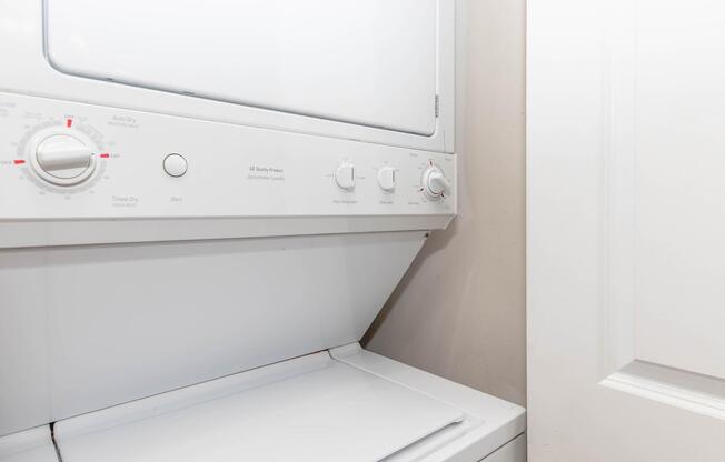 1 bed, 1 bath, 683 sqft, $1,077