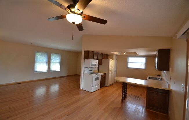 4 Bed 3 Bath w/AC in District 20!