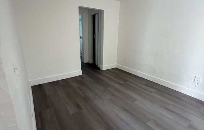 Bright & Renovated 2 Bedroom Apartment in Miami