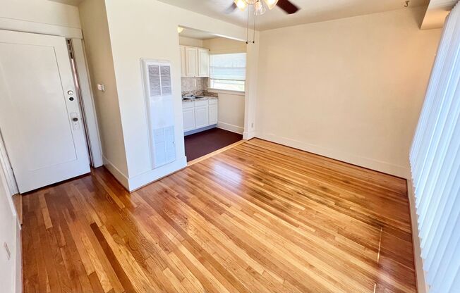 AE - 1745 E 3rd St