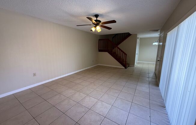 2/2.5 Townhome in Central Orlando