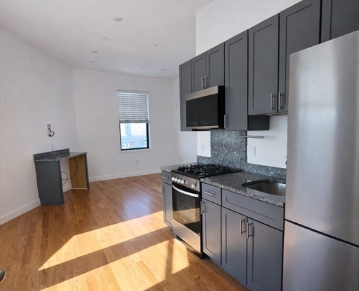 Studio, 1 bath, $1,750, Unit 310