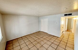 2 beds, 1 bath, 800 sqft, $895, Unit Unit A