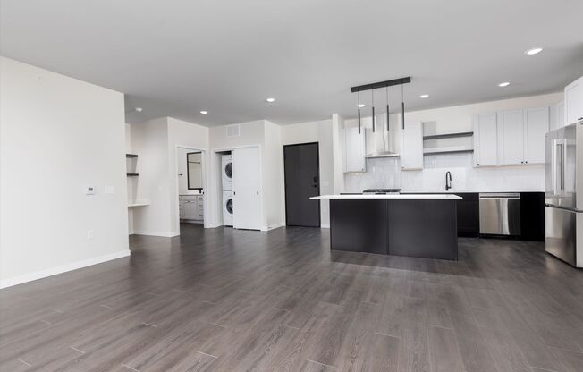 2 beds, 2 baths, 1,393 sqft, $3,150, Unit 737