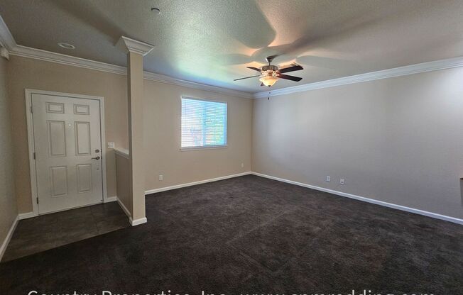Spacious 5 Bedroom in the Heart of Redding!