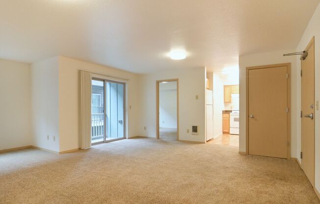 2 beds, 1 bath, $1,600, Unit 7