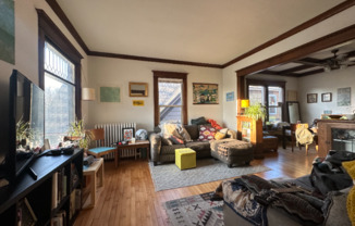 7 BARTON AVE SE