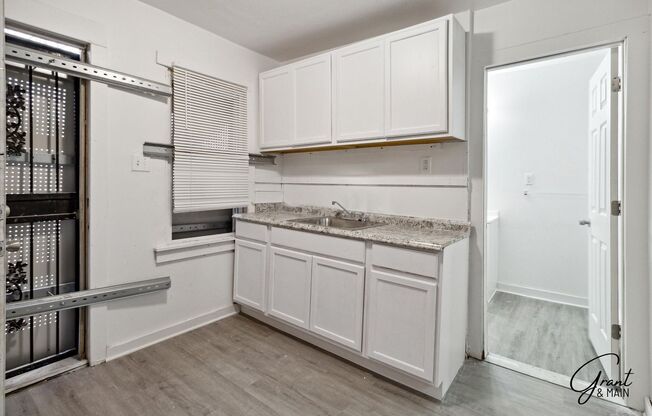 2 beds, 1 bath, $950, Unit Unit 2 - Upper