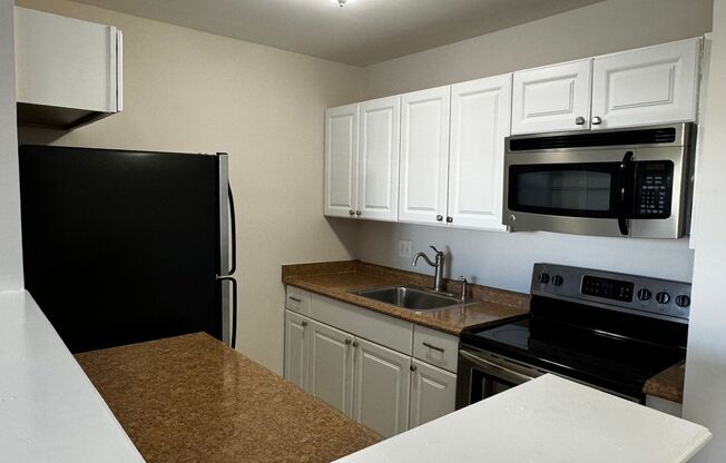 1 bed, 1 bath, 650 sqft, $1,750, Unit 11