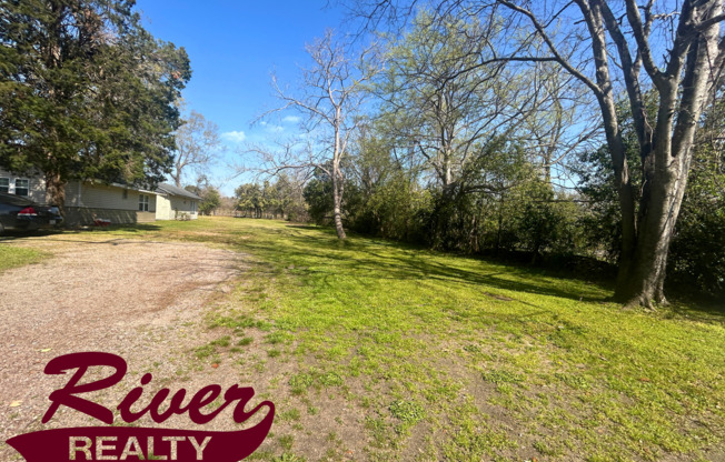 2 beds, 1.5 baths, 1,306 sqft, $900, Unit 25 Curry St