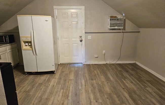 1719 W CRAIG PL