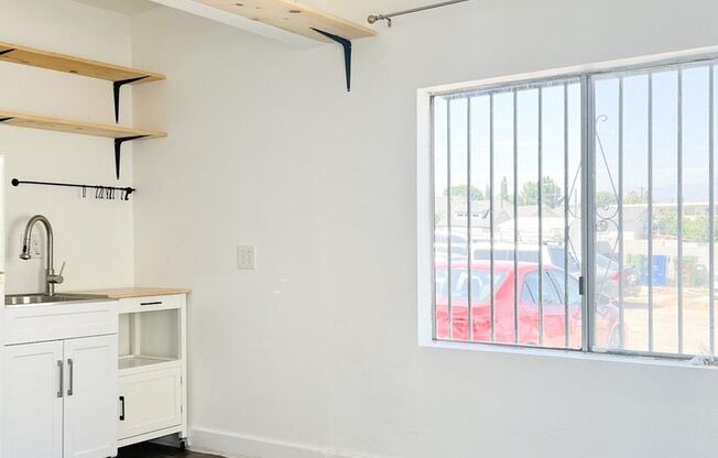 2815 - 2819 E 1st Street