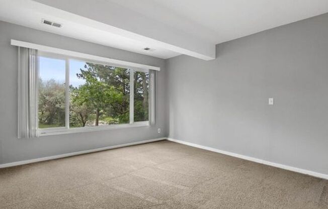 Bright & Beautiful 4-bed, 2-bath Home in South Boulder - Available June 9th!