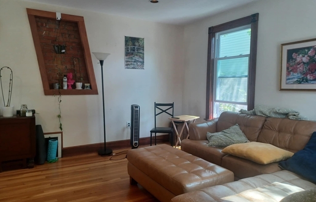 16 EDWIN ST