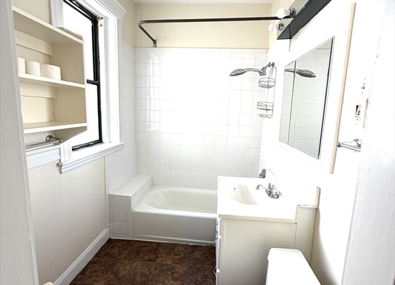 1 bed, 1 bath, 525 sqft, $2,950, Unit 146