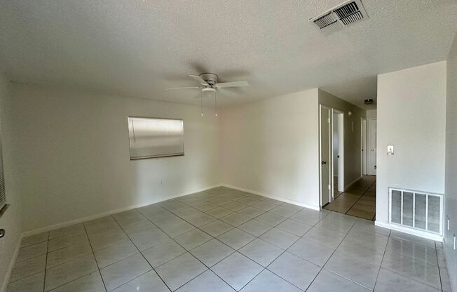 Charming 3-Bedroom Home with a Spacious Backyard – Available Now!