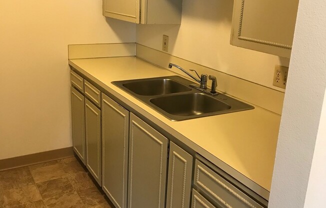 1 bed, 1 bath, 700 sqft, $1,225, Unit 30