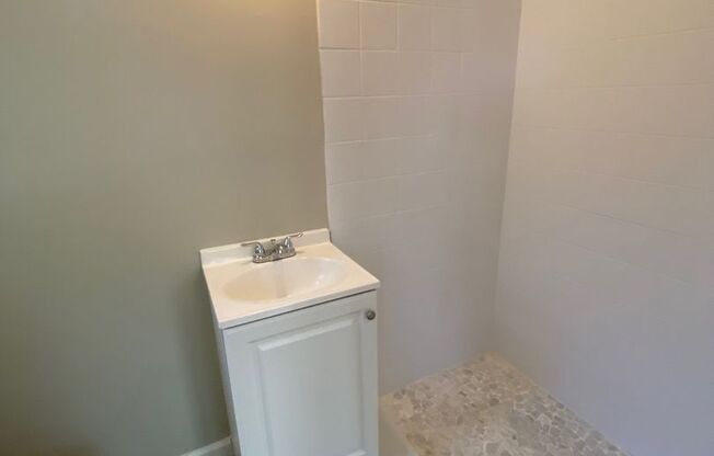 A tastefully renovated 1-bedroom unit is available for rent in Riverside!