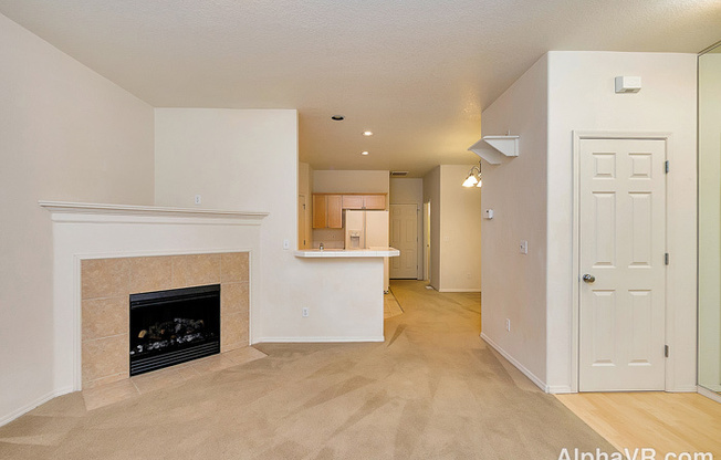 Charming 3 Bedroom | 2.5 Bathroom Townhome | Arbor Station Community | HOA Clubhouse | Pool | High-Speed Internet Included