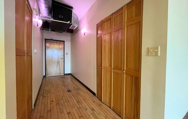 2 beds, 1 bath, 941 sqft, $1,495, Unit 405