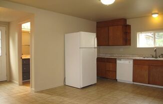 3 beds, 1 bath, 1,500 sqft, $2,895, Unit Upper